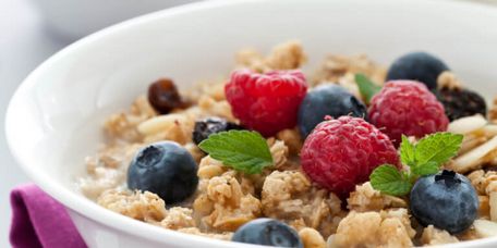 Müsli mit frischen Früchten